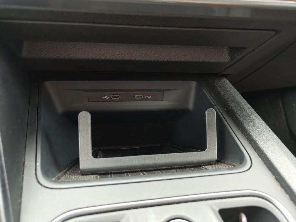 Cupra Formentor Telefon Standı görsel 2