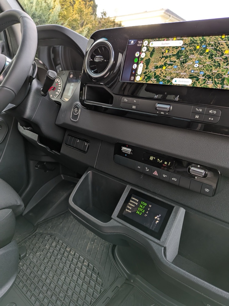 Mercedes Sprinter W907/W910 Dokunmatik Ekran Montaj Adaptörü görsel 2