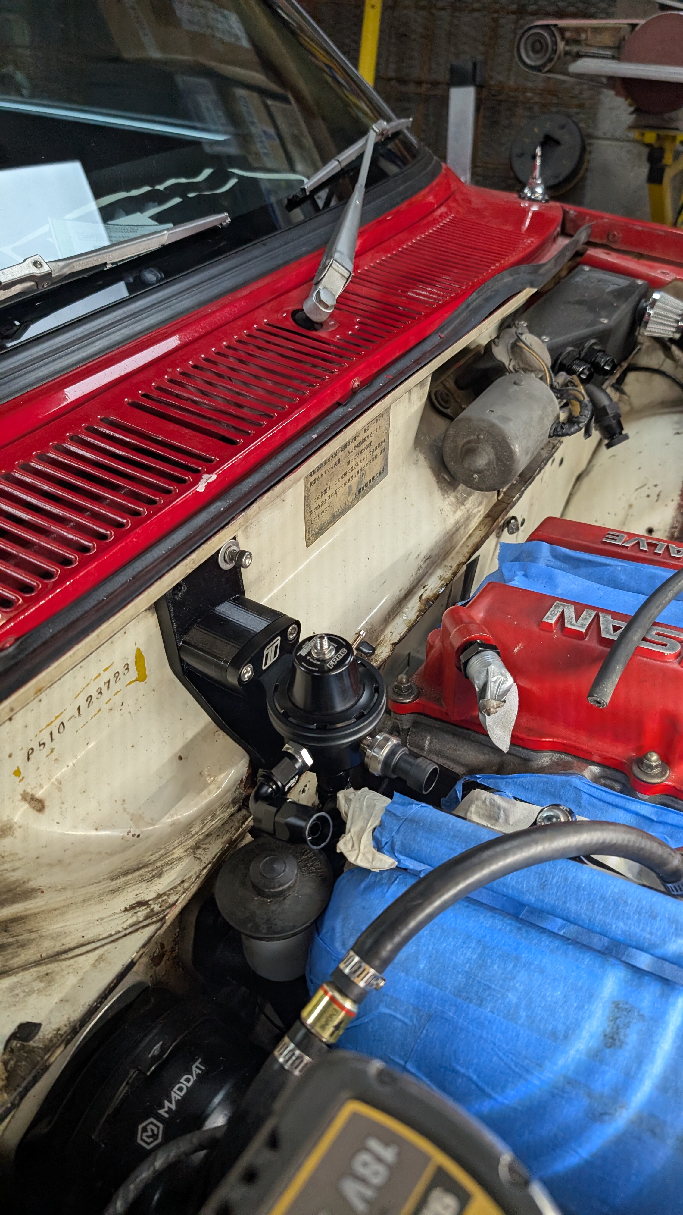 Datsun 510 Yakıt Basınç Regülatörü Montaj Braketi görsel 2