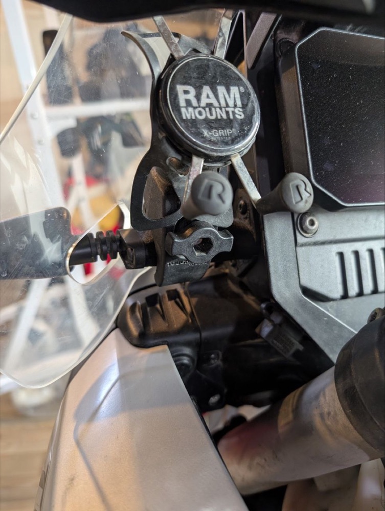 Aprilia Tuareg 660 RAM Kelepçe Sinyal Sapı görsel 2