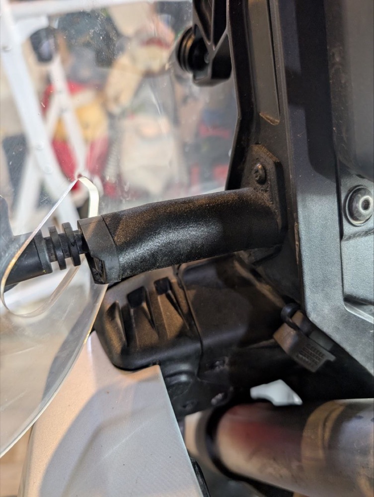 Aprilia Tuareg 660 RAM Kelepçe Sinyal Sapı görsel 3