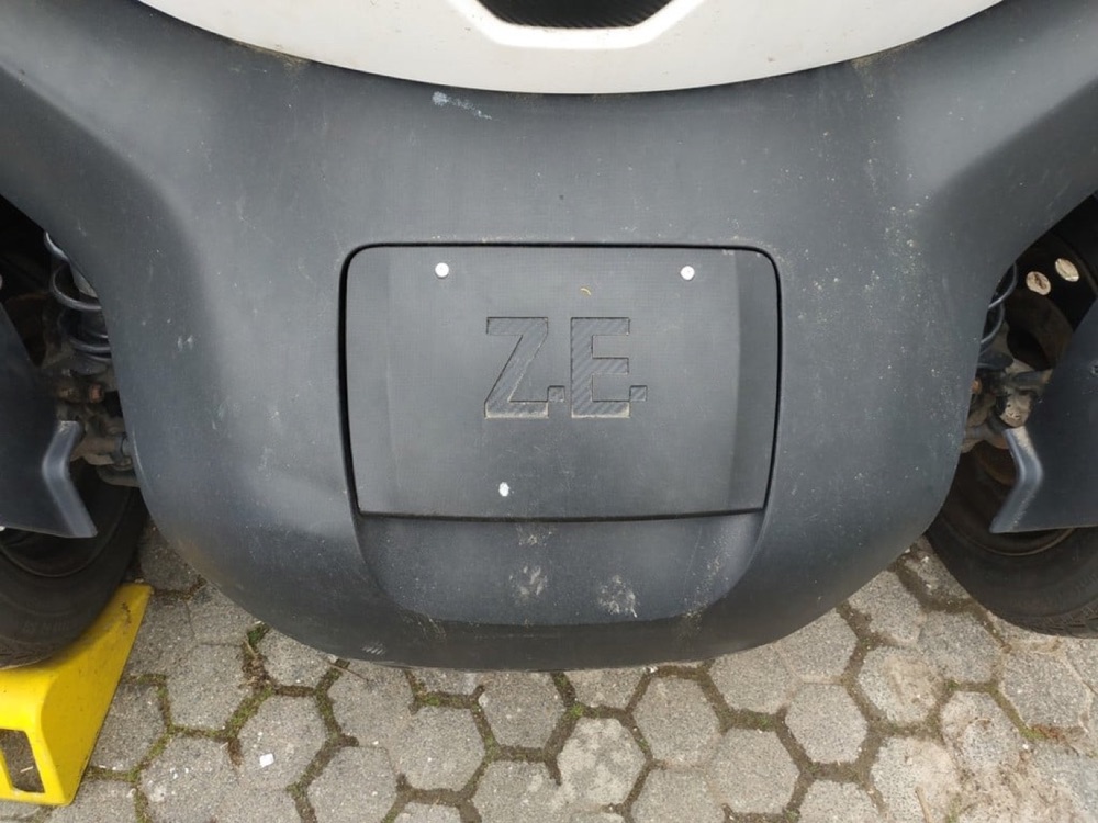 Renault Twizy şarj kapağı menteşesi