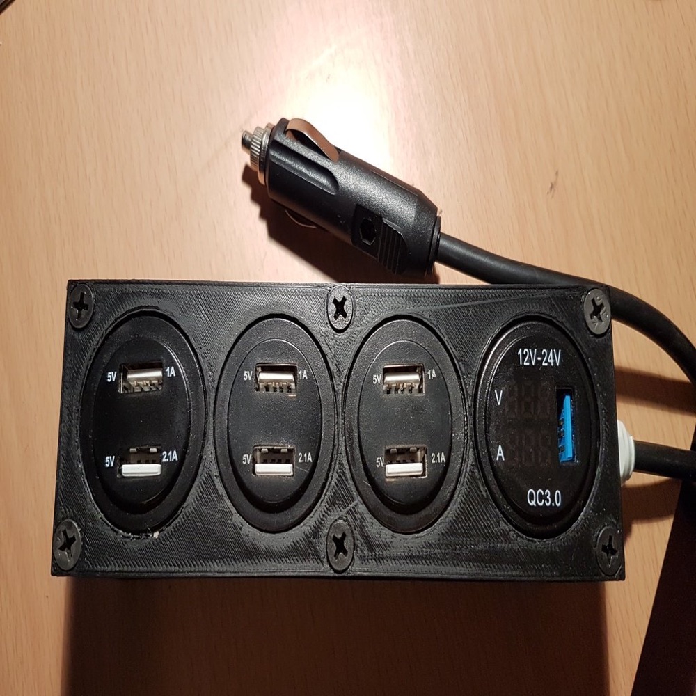 Yelkenli Tekne Icin Coklu USB Sarj Paneli Govdesi