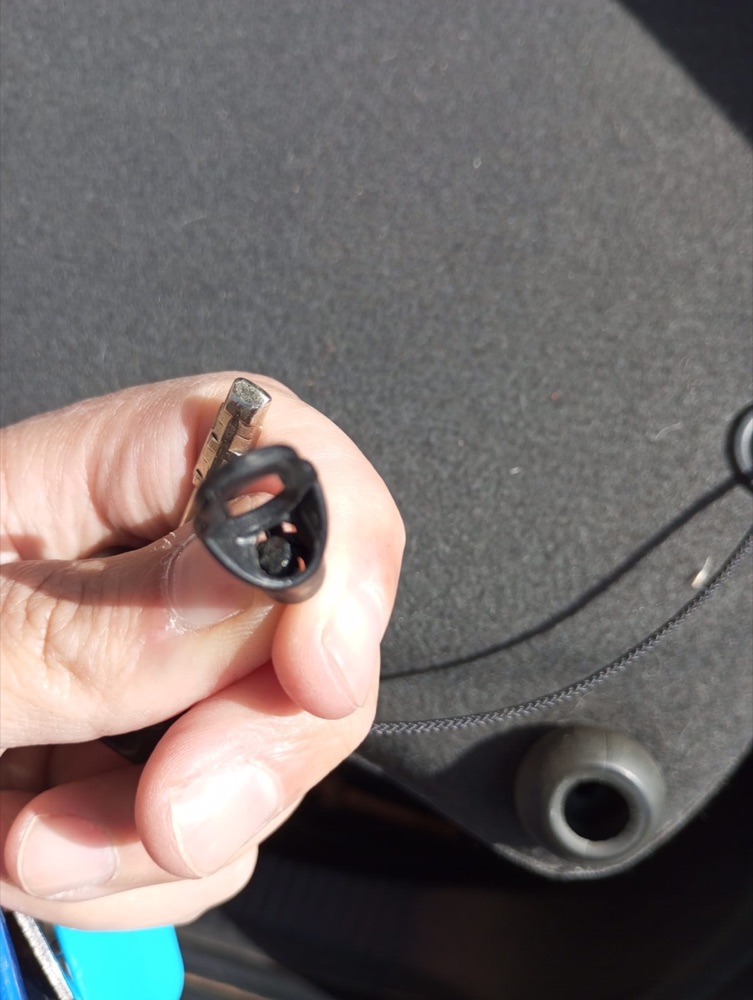 Bagaj Rafı Kaldırma Klipsi (Ford Focus Uyumlu) görsel 3