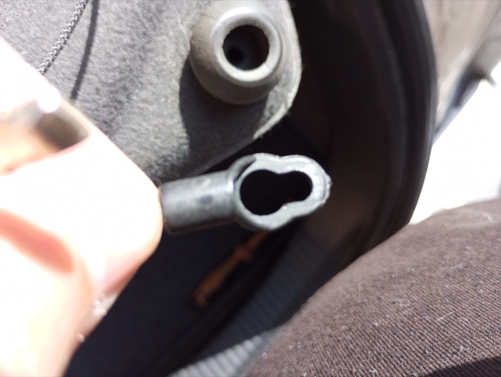 Bagaj Rafı Kaldırma Klipsi (Ford Focus Uyumlu) görsel 4