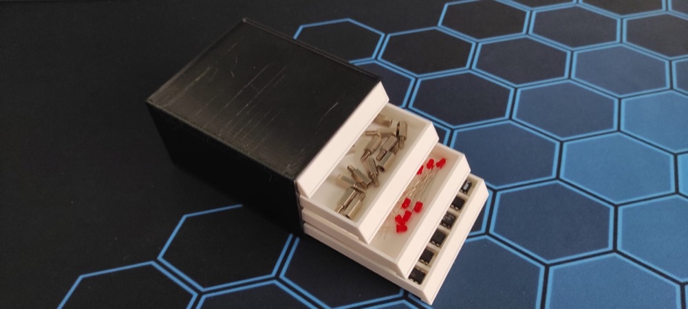 Elektronik Komponent Çekmece Ünitesi (Üst Üste Dizilebilir, IC Yuvalı) görsel 1