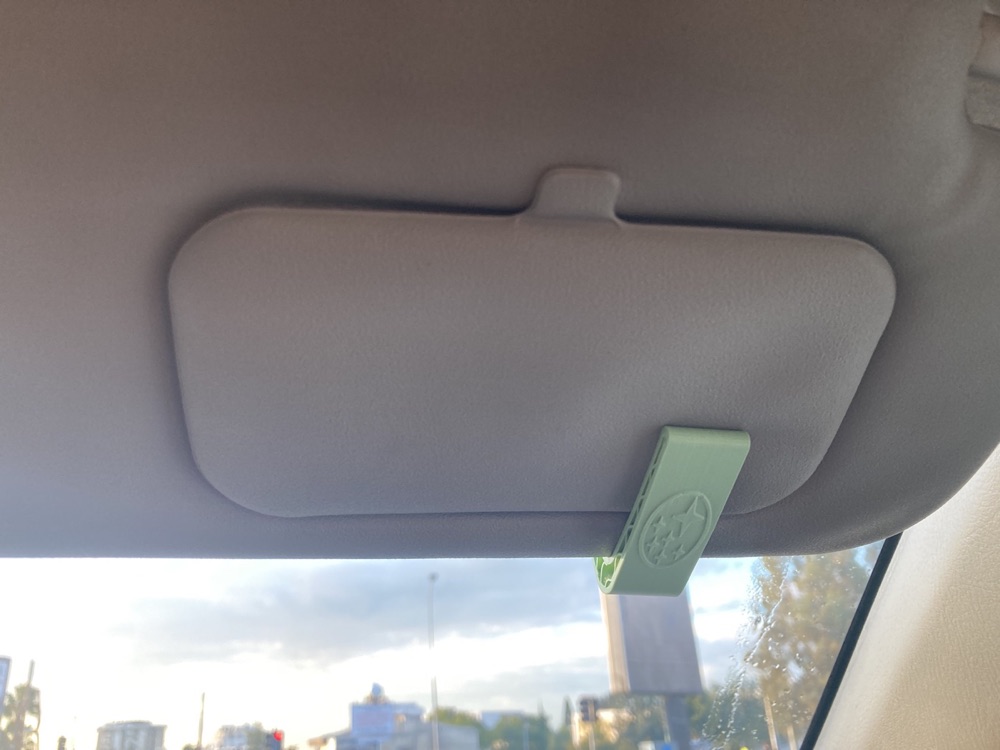 Subaru Makyaj Aynası Kapak Tutma Klipsi görsel 2