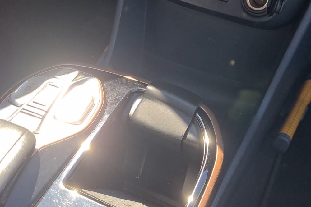 Hyundai Ioniq EV Orta Konsol Tutamağı görsel 3