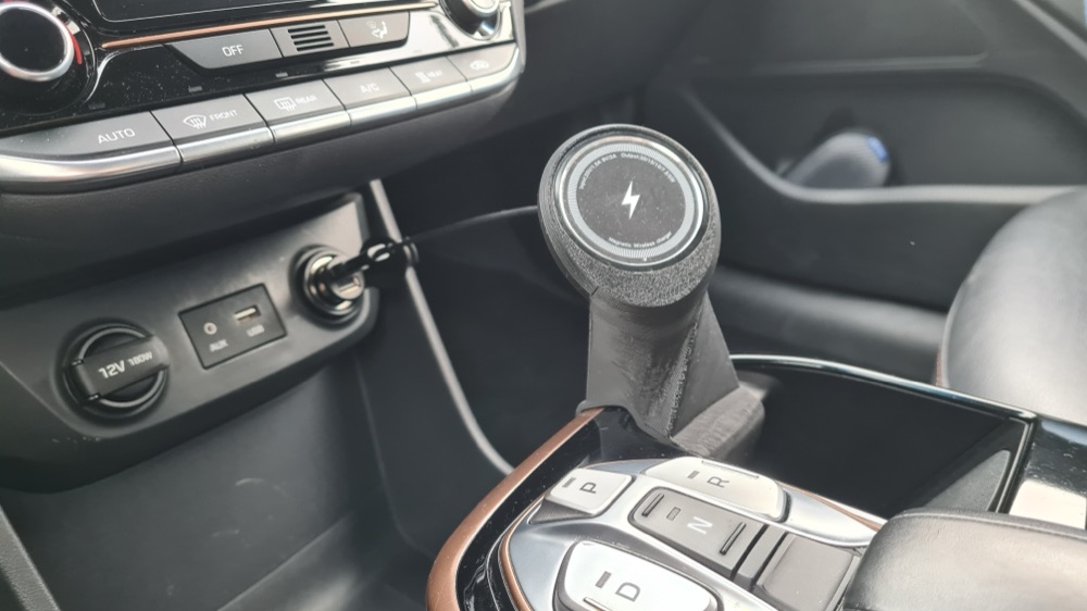 Hyundai Ioniq Orta Konsol Mıknatıslı Telefon Braketi