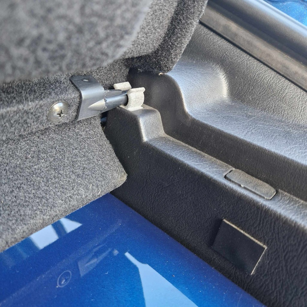 Hyundai Coupe / Tiburon / Tuscani Şase (Parsel) Rafı Klipsi görsel 2