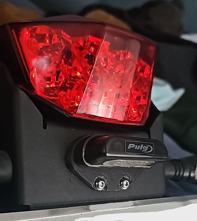 KTM Duke 690 Puig Stop Lambası Adaptörü görsel 3