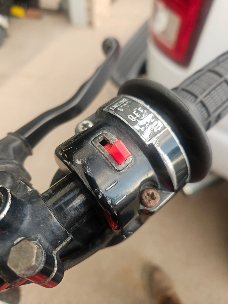 Yamaha XT550 Stop (Kill Switch) Kolu