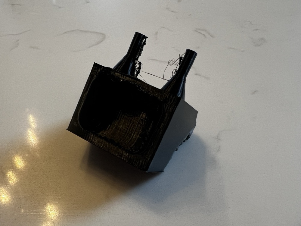 Ford Corsair V4 Kaput Lastik Takozu görsel 2