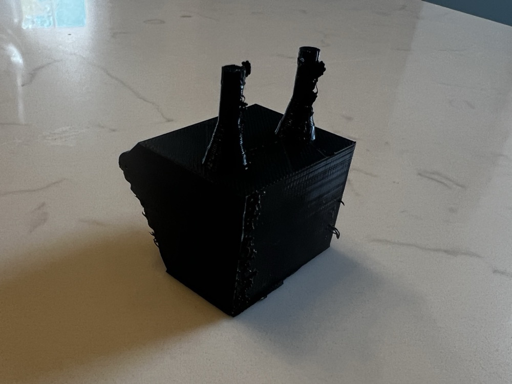 Ford Corsair V4 Kaput Lastik Takozu görsel 3