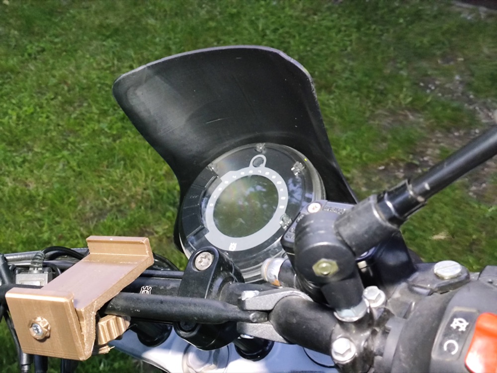 Husqvarna Svartpilen 401 Ön Cam (Flyscreen) görsel 3