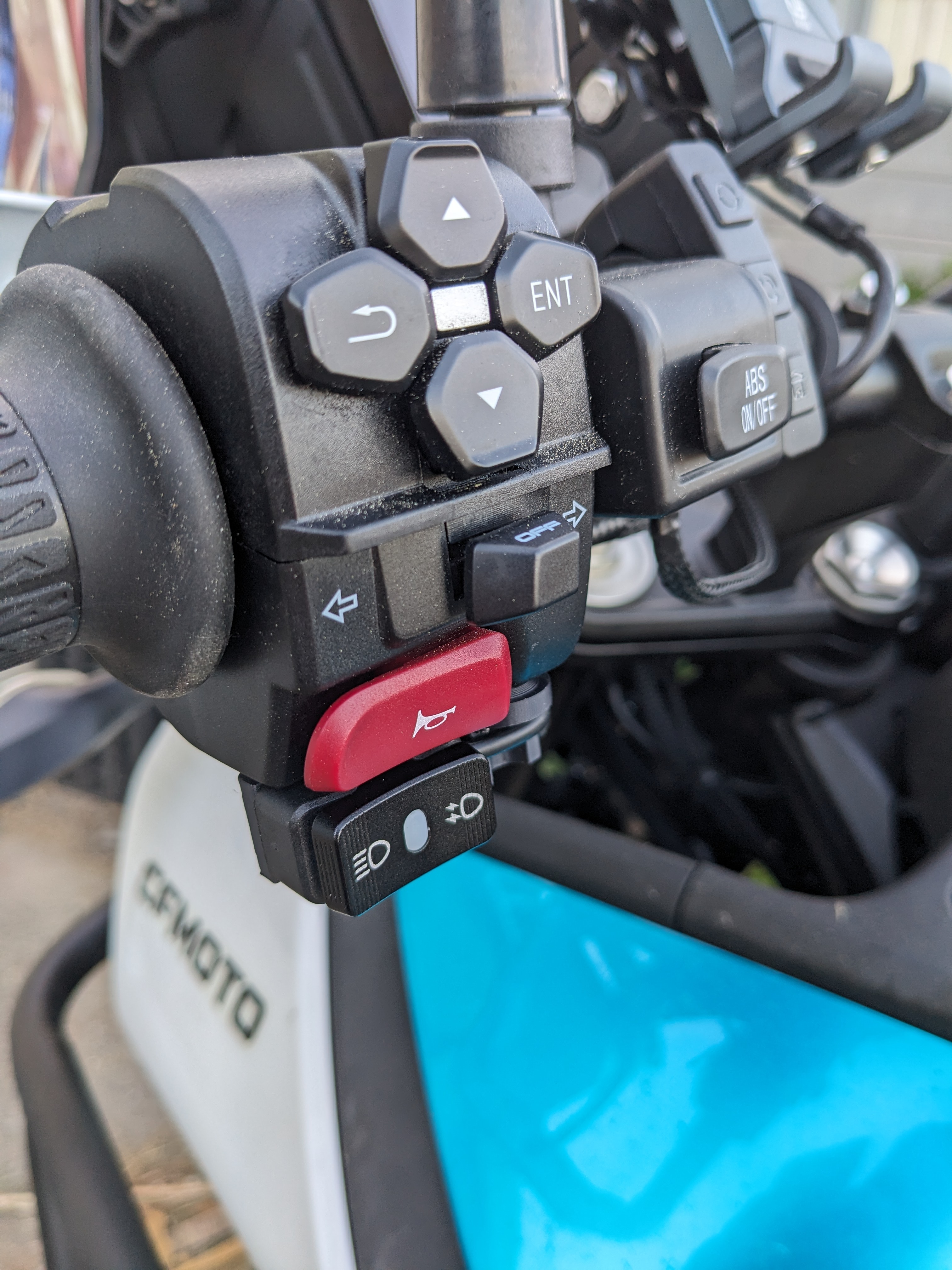 CFMoto Ibex 450 / 450MT Yardımcı Far Anahtar Tutucusu
