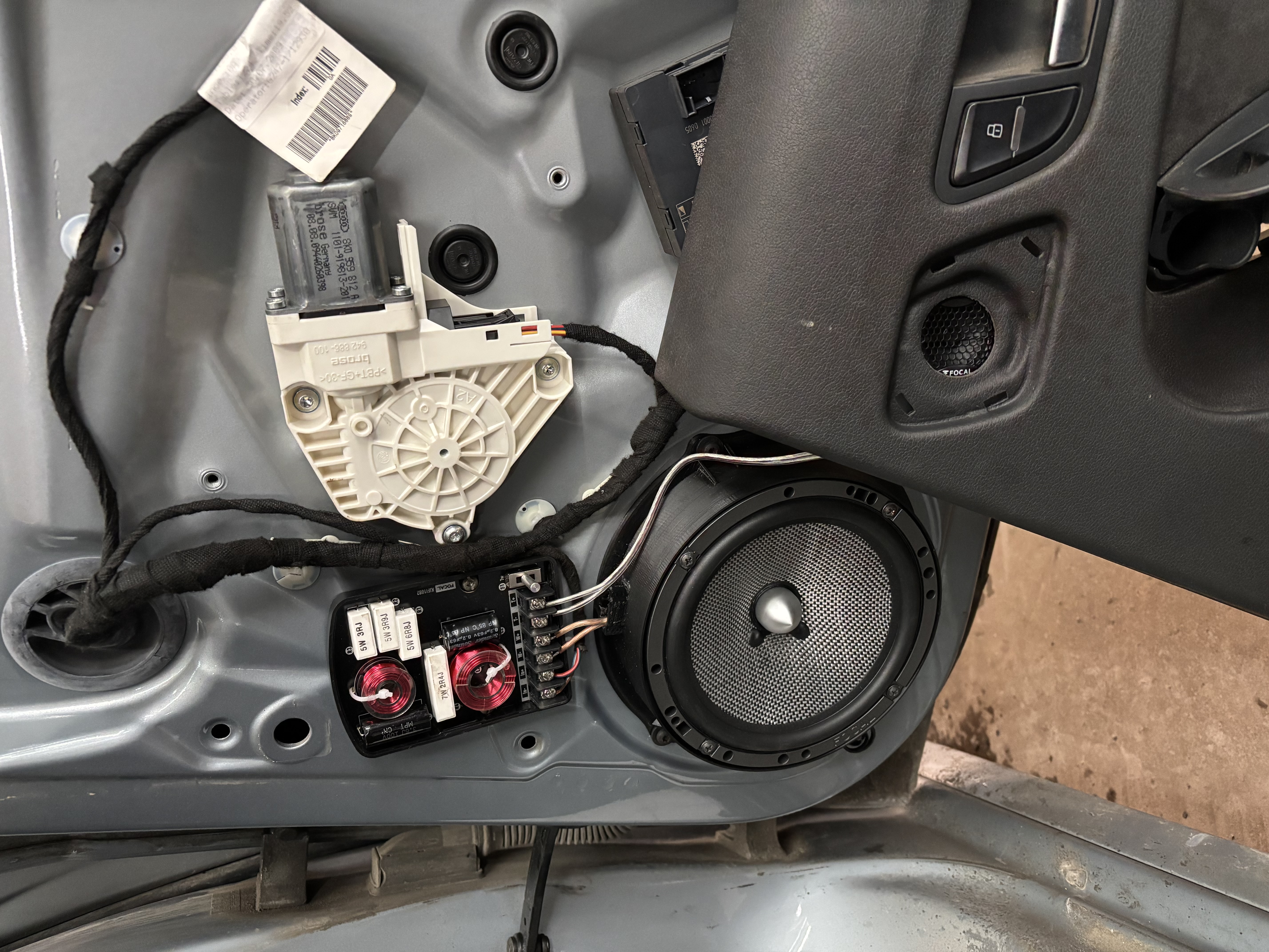 Audi A4 B8 Arka Tiz Hoparlör Adaptörü