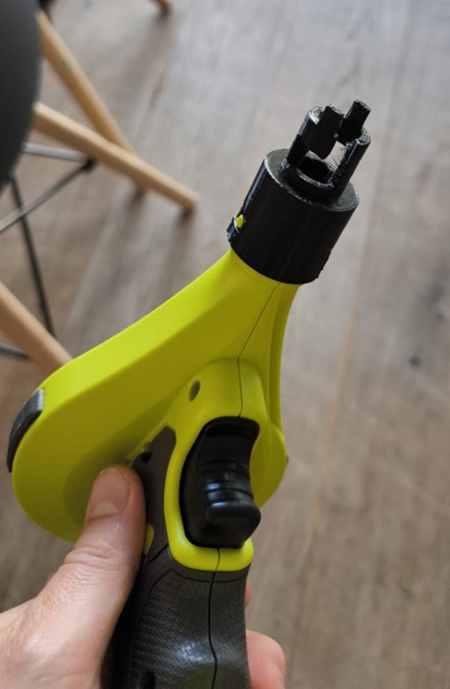 Ryobi Pompaya Takilan SUP/Bot Sisirme Adaptoru