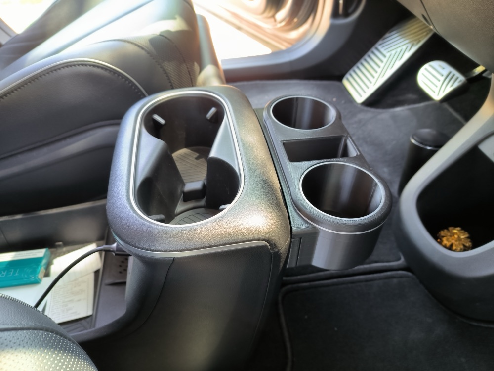 Hyundai Ioniq 5 Orta Konsol Çoklu Tutucusu