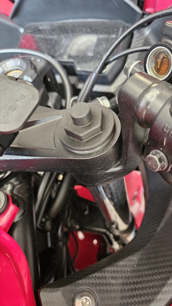 Honda CBR500R Ön Çatal Üst Kapağı