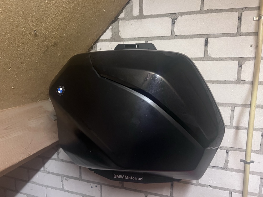 Yan Çanta Duvar Askısı (BMW S1000XR Uyumlu)