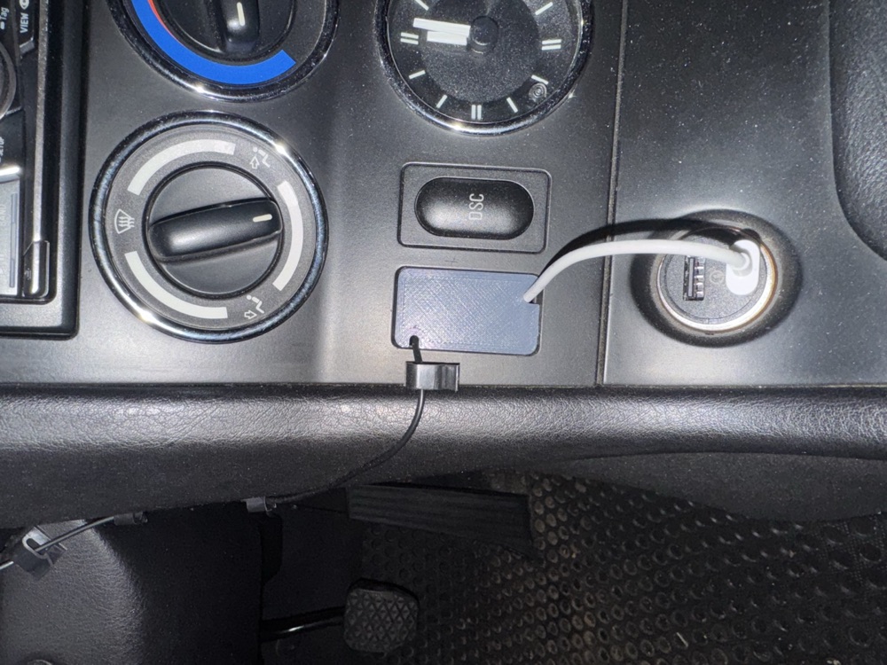 Konsol Boş Düğme Kapağı (BMW Z3 Uyumlu, Kablo Geçişli)