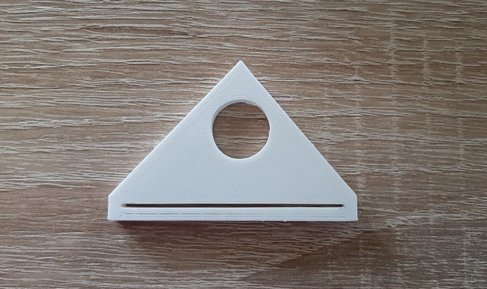 İnce Üçgen Delikli Macun Sıkıştırıcı (3,5 mm Kalınlık)