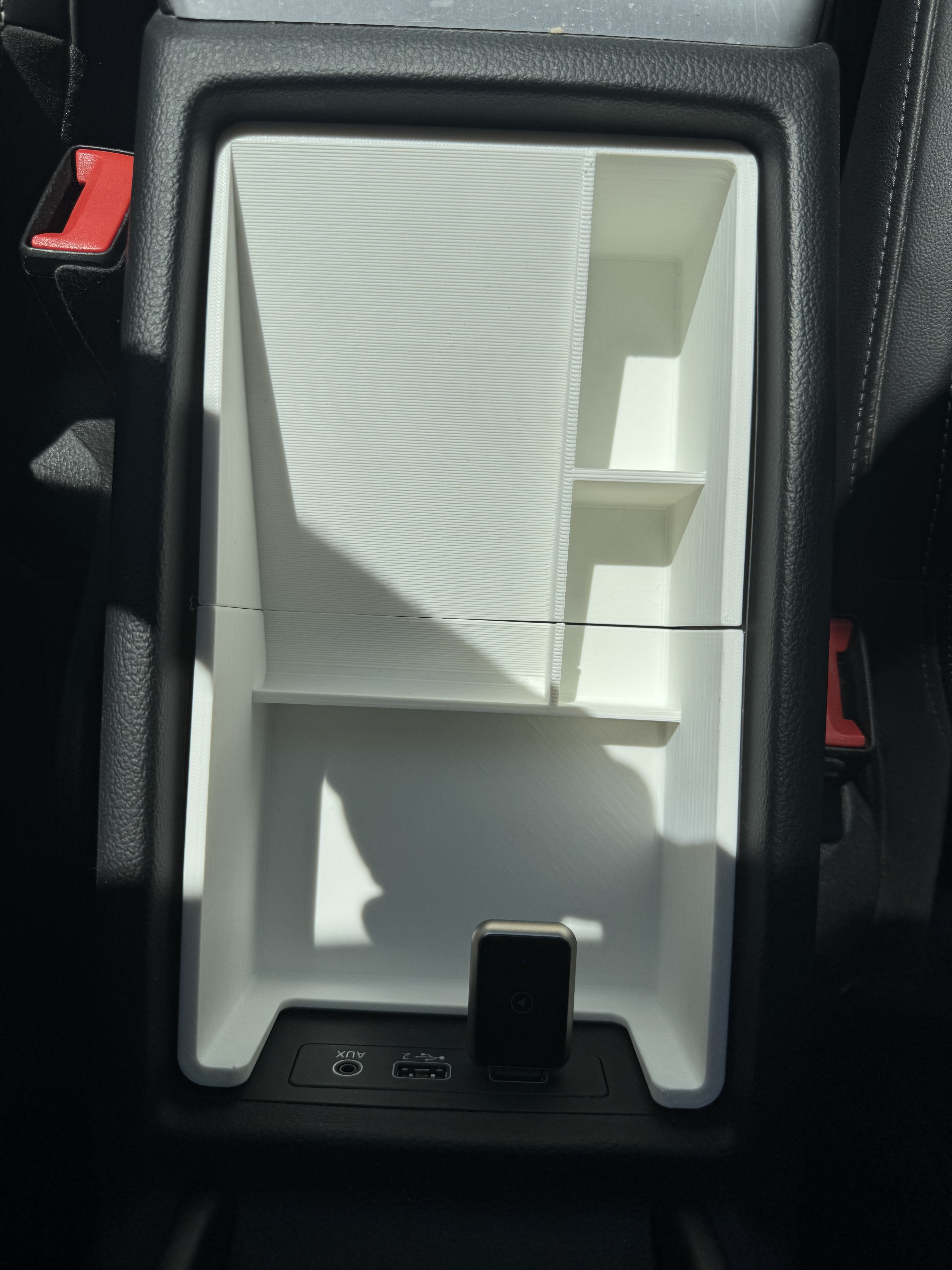 Audi A4 Kol Dayama Altı Düzenleyici