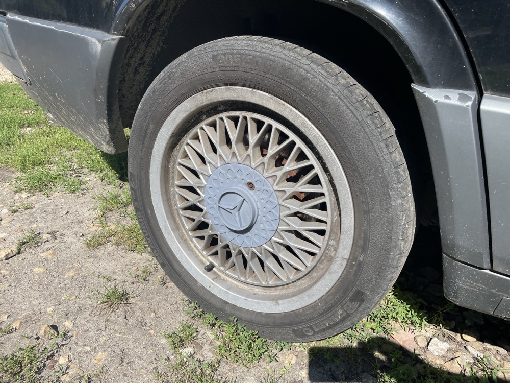 Mercedes Baroque Alaşım Jant Göbek Kapağı görsel 2