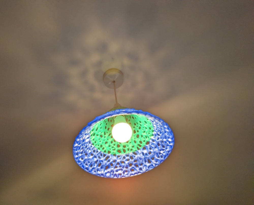 Voronoi Desenli Konik Sarkıt Abajur görsel 2