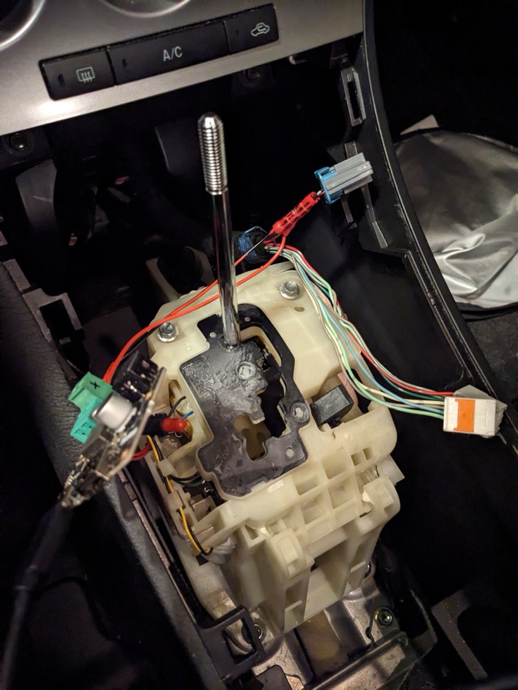 Mazda 3 (2011) Konsol Tepsisi (USB Portlu) görsel 4