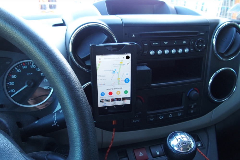 Peugeot Partner Uyumlu Araç Telefon Tutucu (150 mm)
