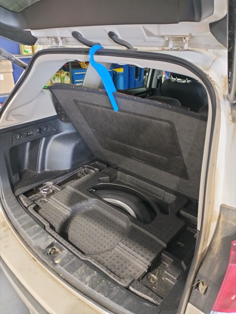 Subaru Bagaj Tabanı Destek Kancası (Çift Boy) görsel 2