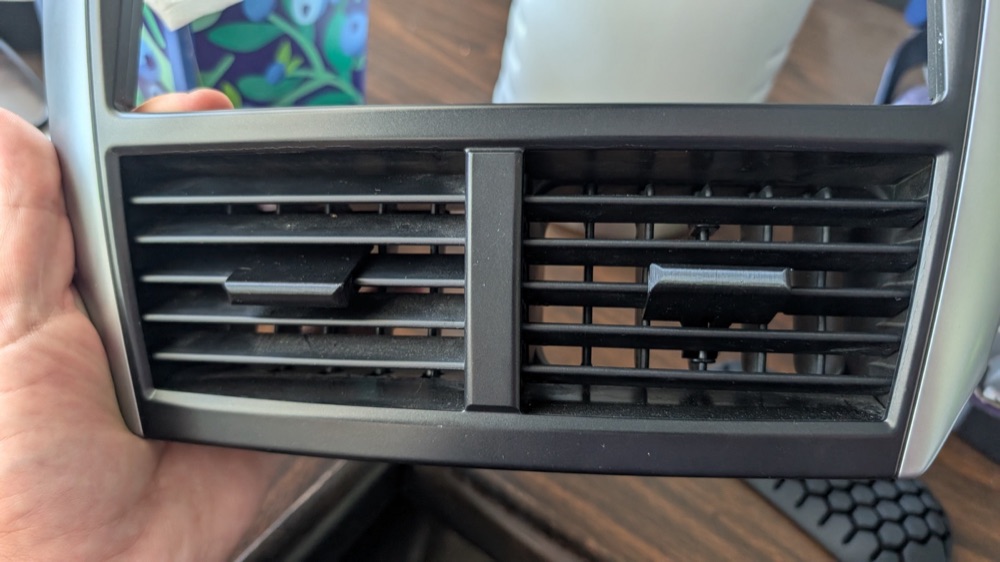 Subaru Forester Menfez Yönlendirme Sürgüsü (2012)