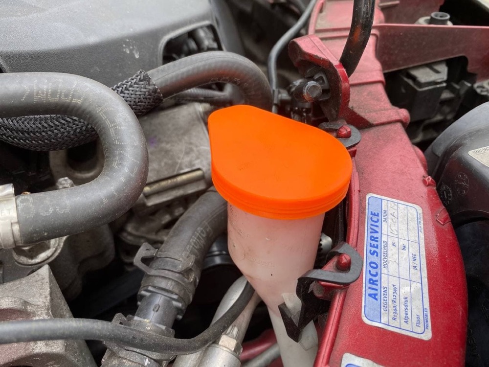 Ford Focus cam suyu deposu kapağı
