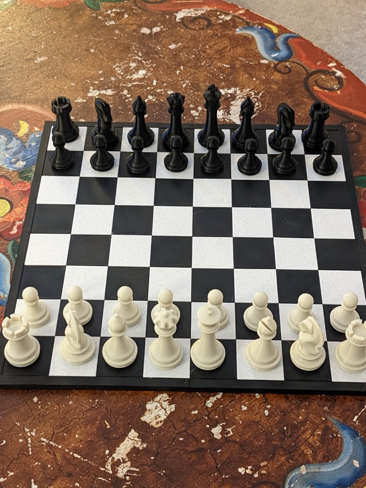 Dört Parçalı Satranç Tahtası (Pimle Birleşen, 33 × 33 cm, Beyaz Kare Takmalı)
