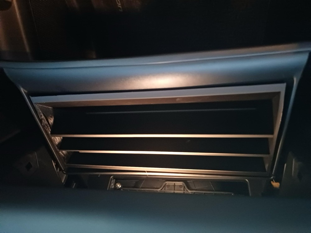 Hyundai Tucson (NX4) Torpido Gözü Düzenleyicisi