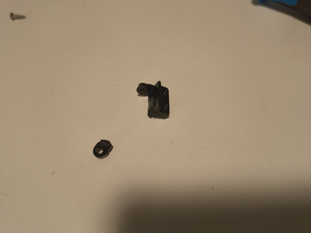Hyundai VK302 Su Isıtıcısı Kapak Menteşesi görsel 3