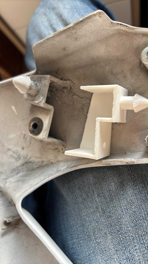 Yamaha XJ6 Yan Panel Montaj Parçası