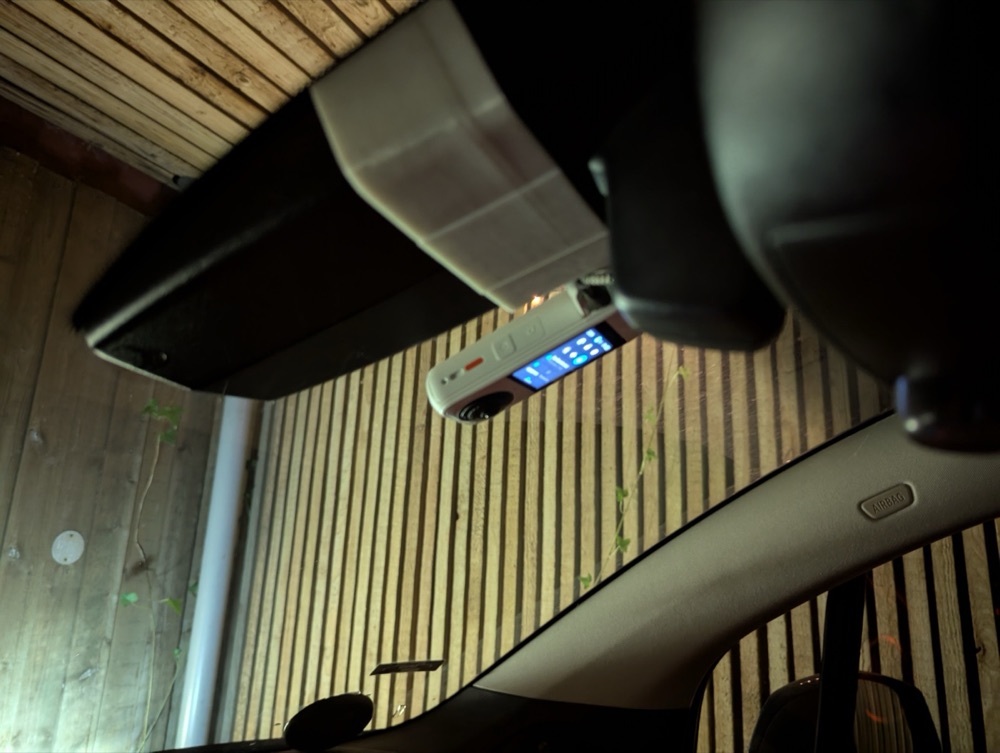 Insta360 X4 Air Araç Kamerası Montajı (BMW i3 Uyumlu) görsel 2