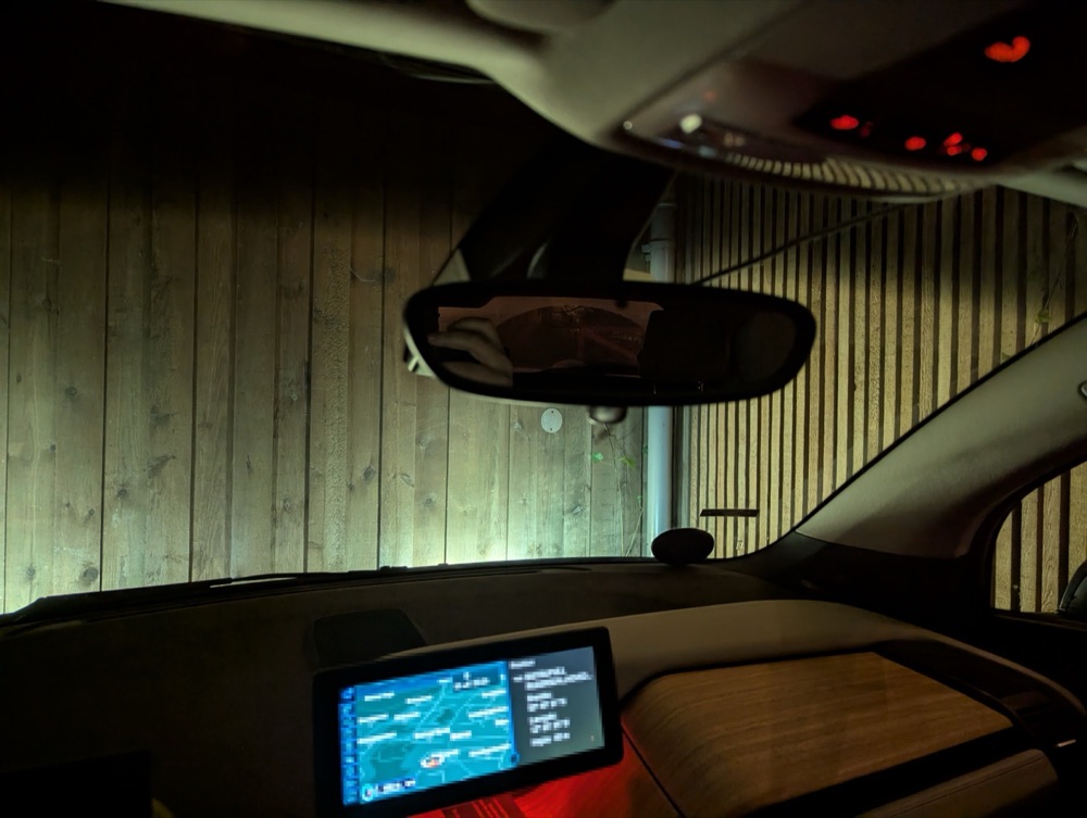 Insta360 X4 Air Araç Kamerası Montajı (BMW i3 Uyumlu) görsel 3