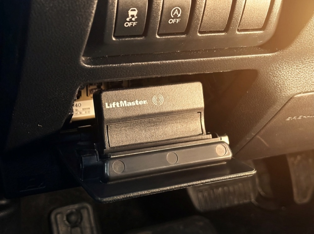 Subaru Crosstrek Sigorta Kapağı Kumanda Tutucusu (2020)