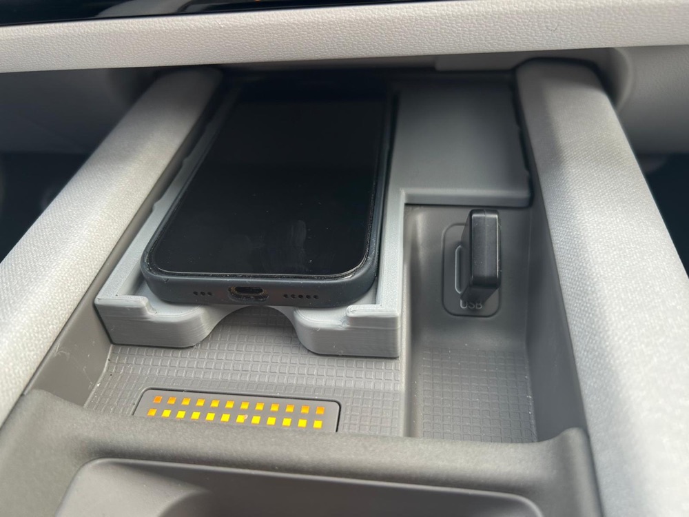 Hyundai Ioniq 6 Kablosuz Şarj Telefon Tutucusu görsel 2