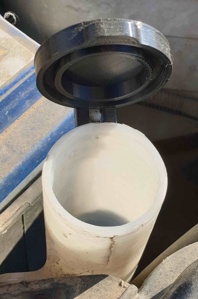 Ford Fiesta Cam Suyu Hazne Kapağı görsel 2