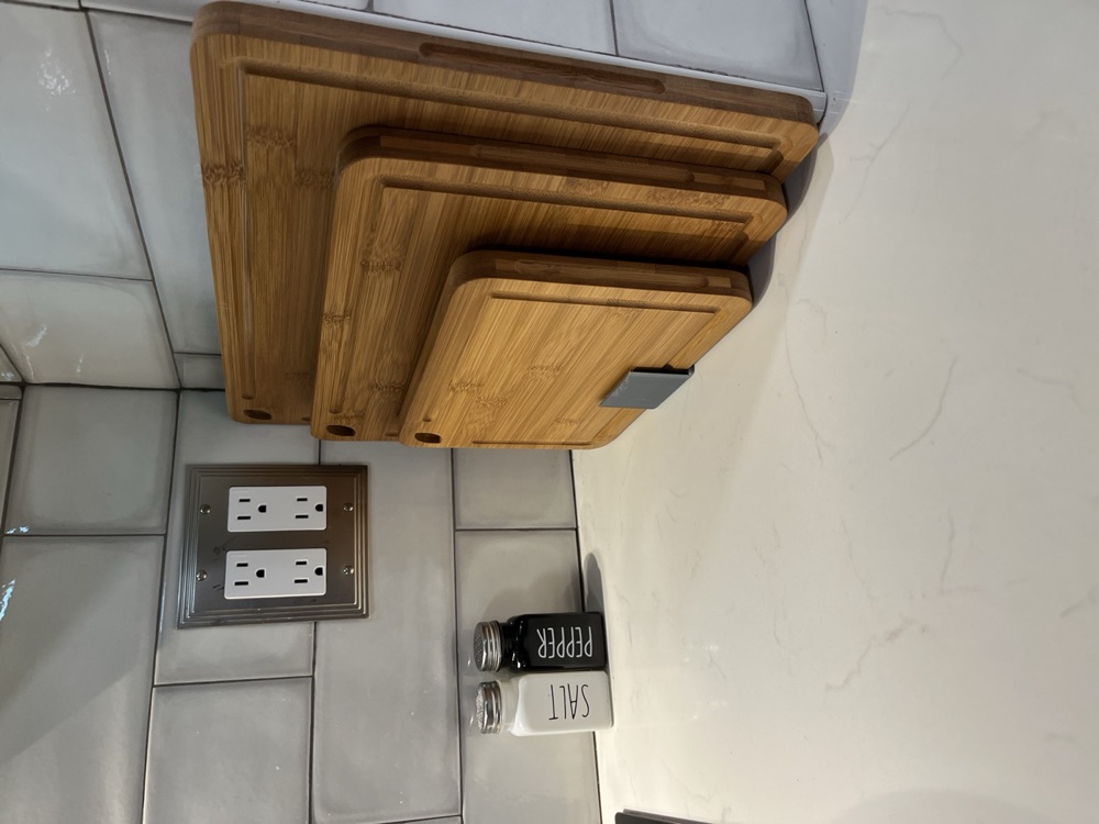 Üç Boy Kesme Tahtası Tutucu (Büyükten Küçüğe Basamaklı Stand)
