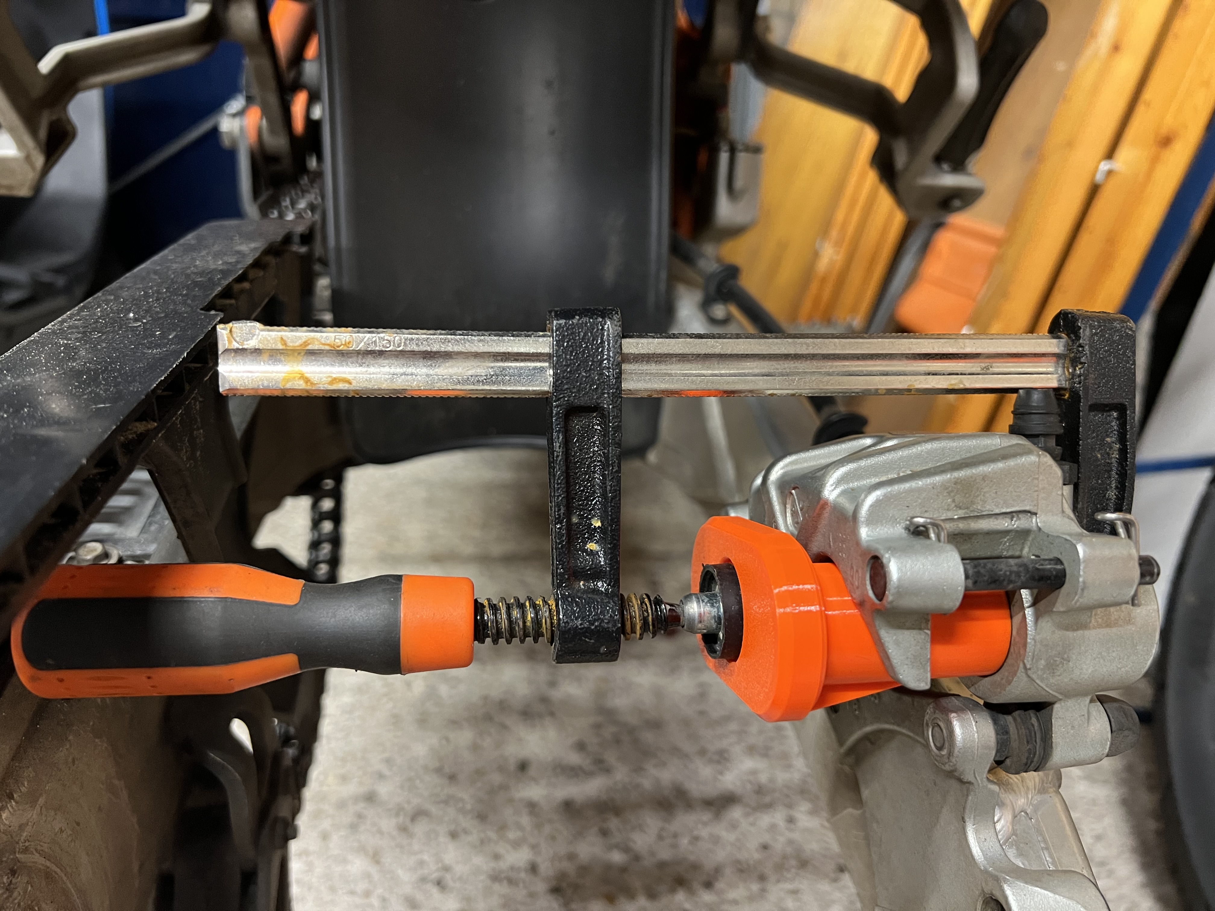 KTM 950 SE Fren Kalibratörü İtme Aleti görsel 3