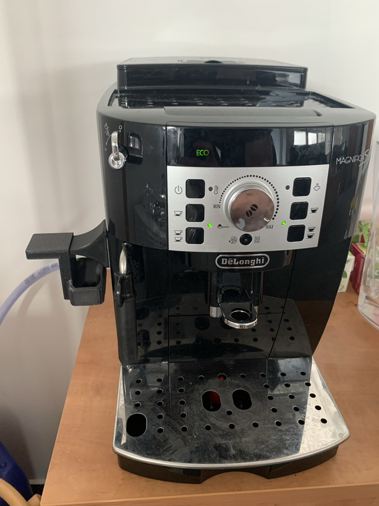 DeLonghi MagnificaS Kahve Makinesi Atık Su Hunisi ve Tutucu Aparatı görsel 2