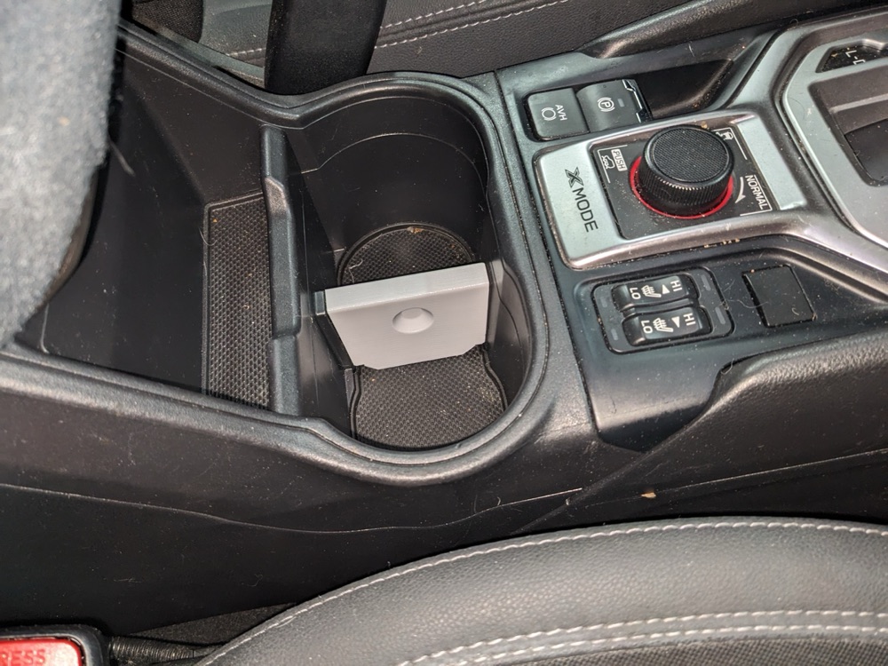 Subaru Forester Bardaklık Ayırıcı (2020-2024)