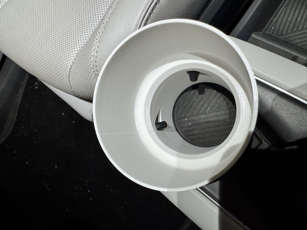 Hyundai Ioniq 5 Geniş Şişe Bardaklık Adaptörü görsel 2