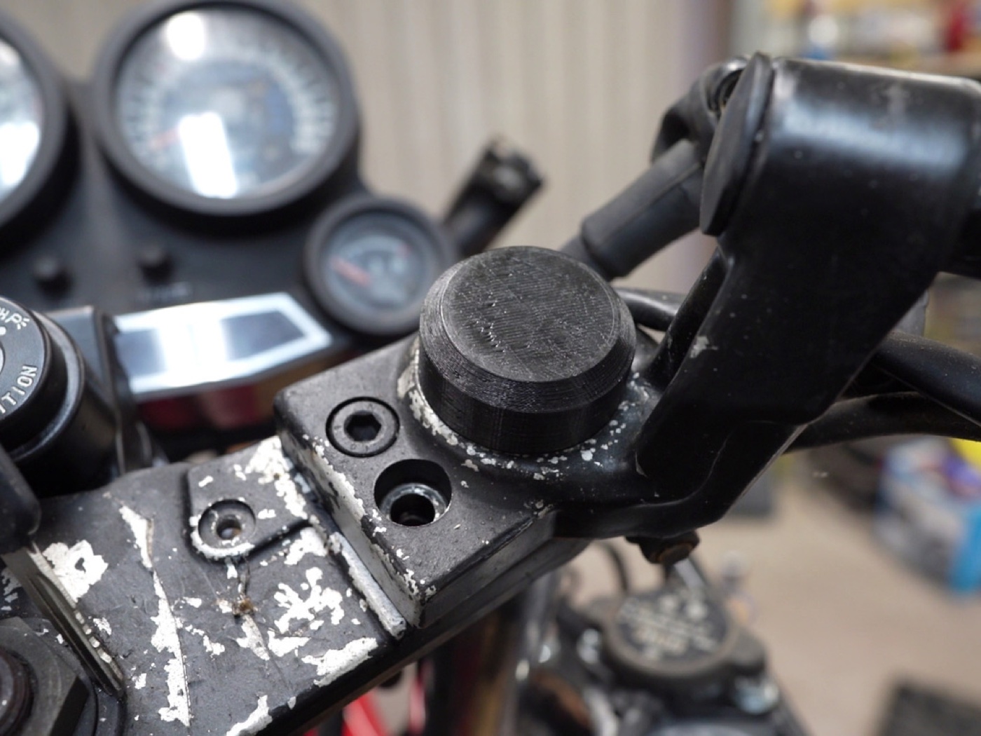 Kawasaki GPZ1000RX Amortisör Kapağı görsel 4